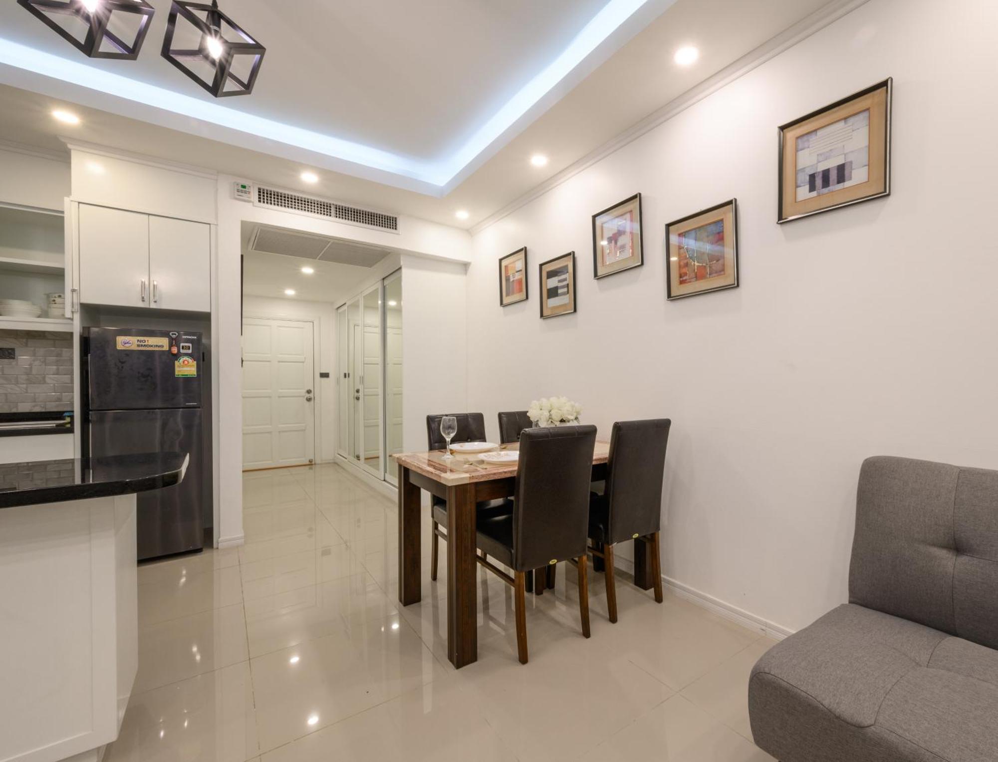 Jomtien Beachfront Stylish Studio , Stunning Seaview , Big Pool Bagian luar foto
