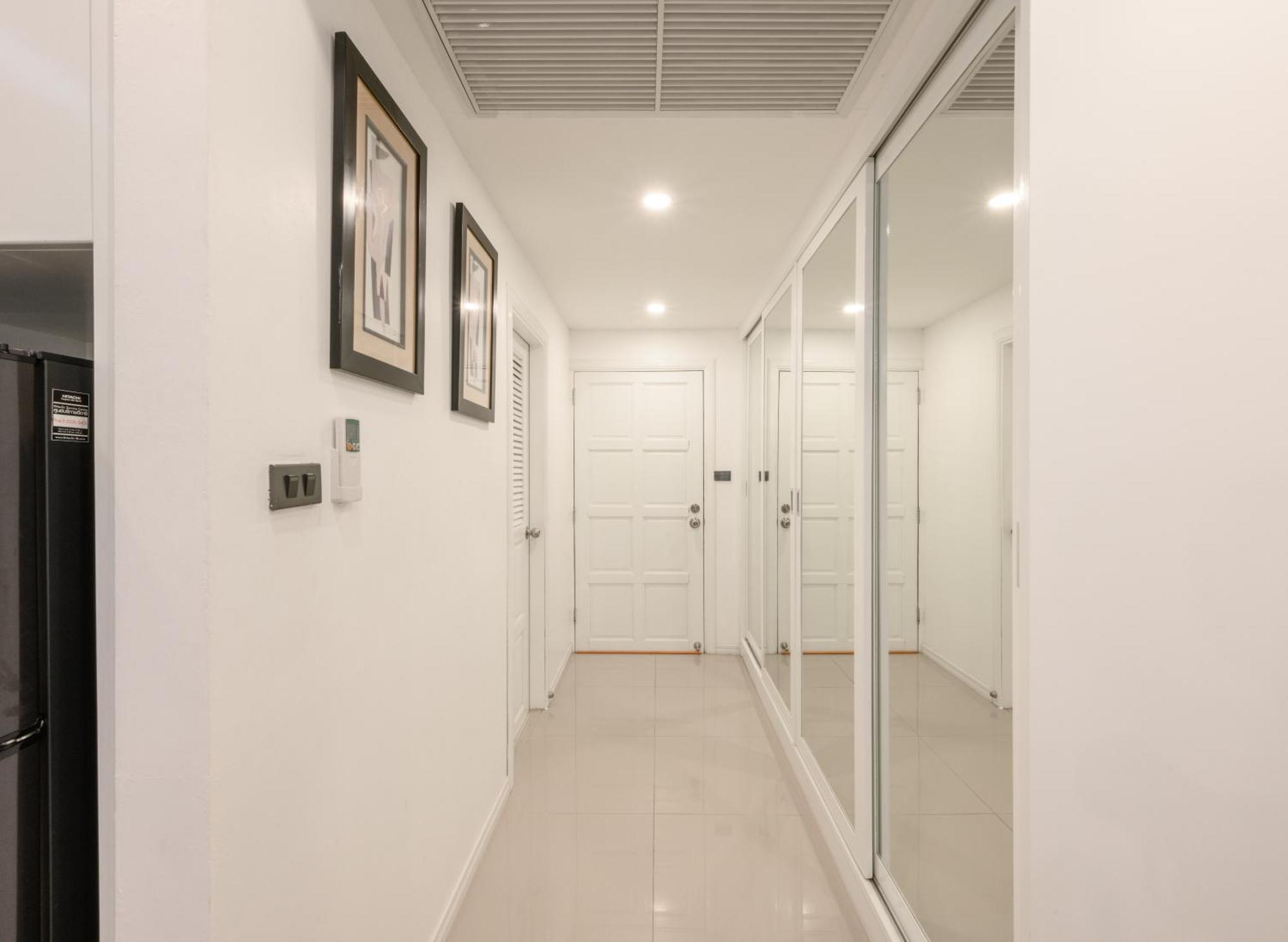 Jomtien Beachfront Stylish Studio , Stunning Seaview , Big Pool Bagian luar foto